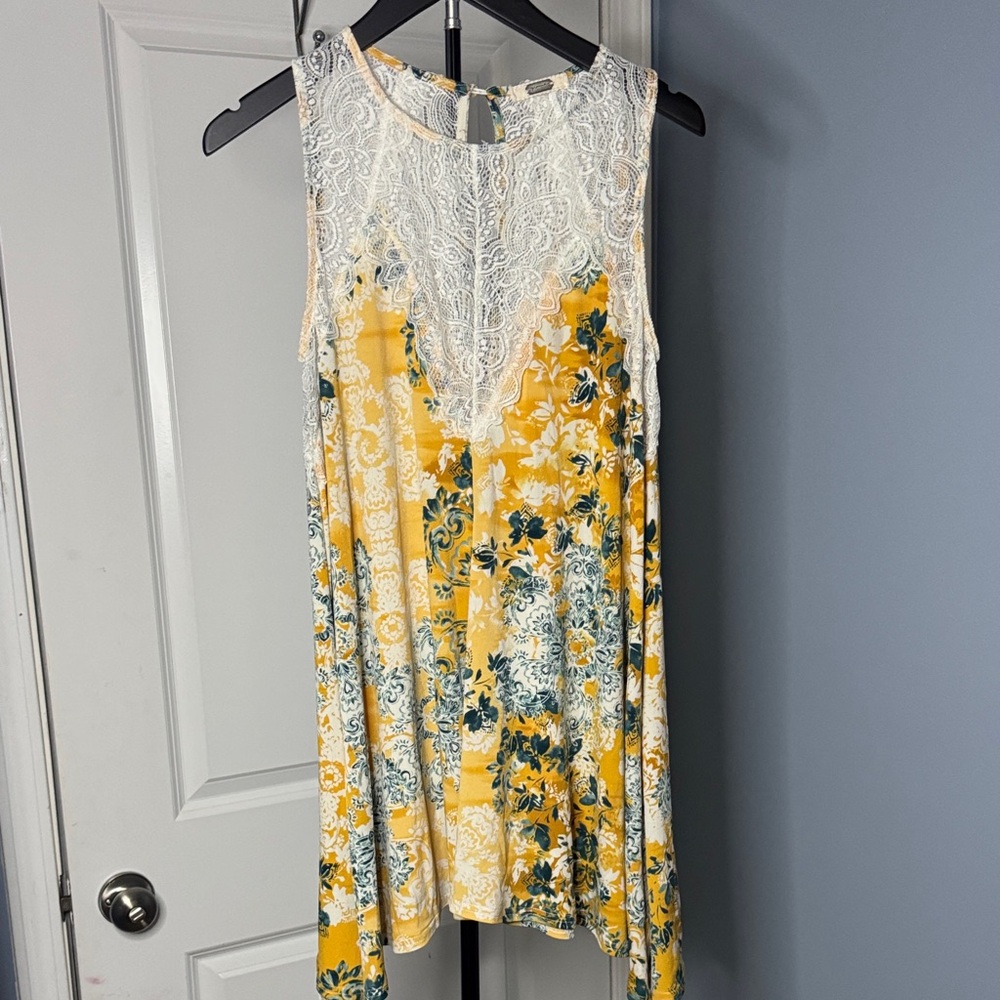 gimmicks by BKE Yellow Floral Lace-Trim Sleeveless Tunic Dress